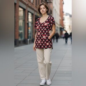 LuLaRoe Holiday/Santa Classic Tee, size XXS, NWT‎